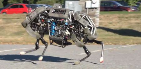 Robot Quadrupede Corre e Galoppa a 25 Km/ora all'aperto